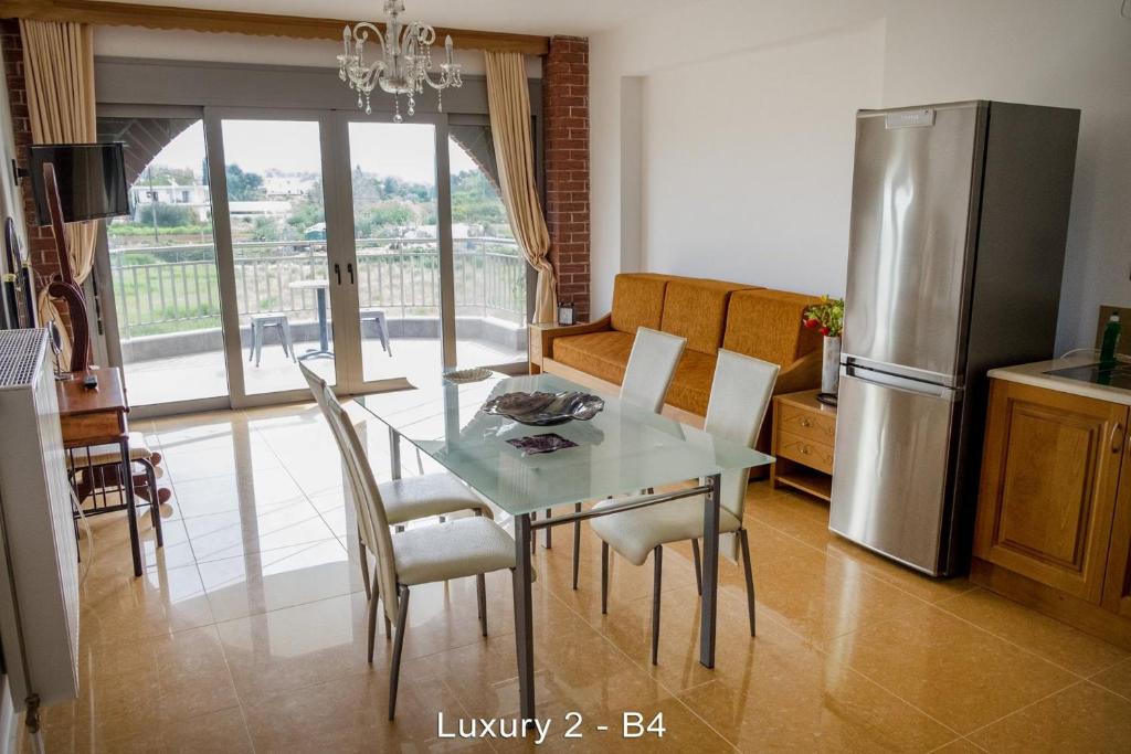 Kuchyň nebo kuchyňský kout v ubytování Ionion Star Hotel