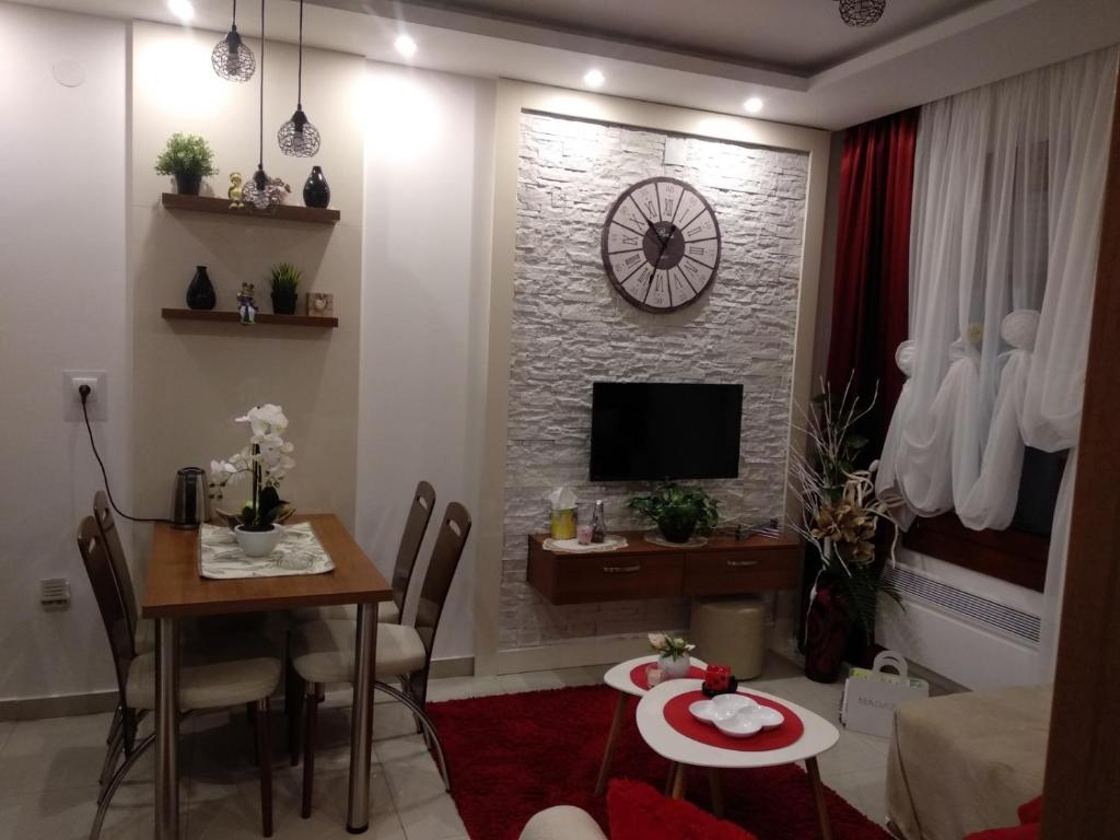 Μια τηλεόραση ή/και κέντρο ψυχαγωγίας στο Vesna Apartman