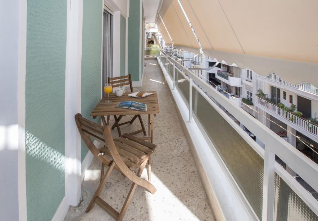 Balkón alebo terasa v ubytovaní Roomy and comfortable apartment near Acropolis by GHH