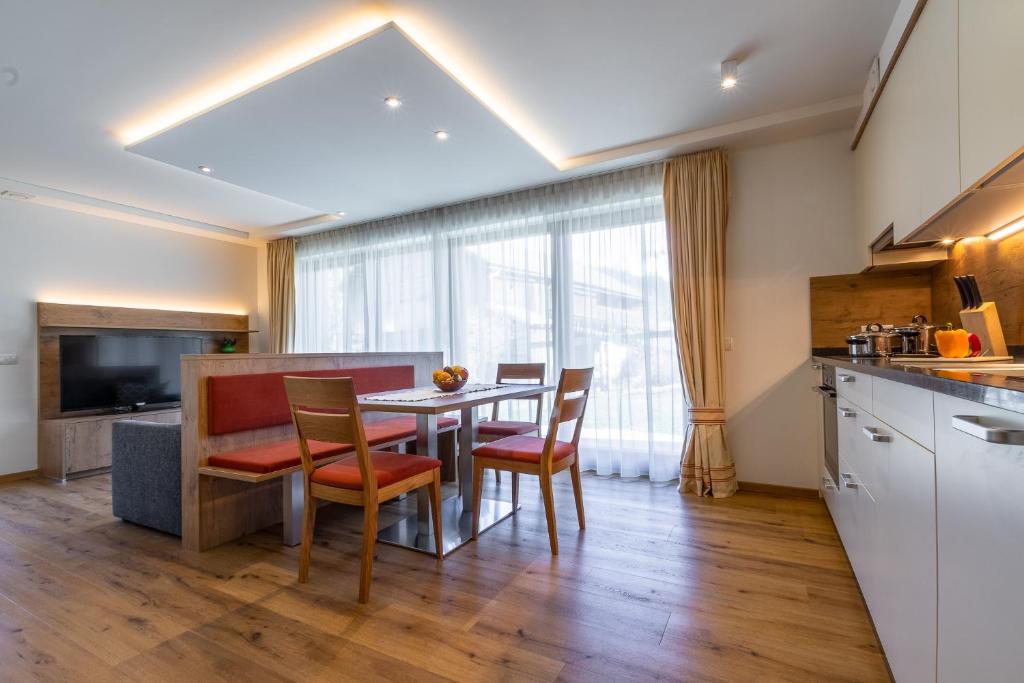 Kuchyňa alebo kuchynka v ubytovaní Chalet Morin