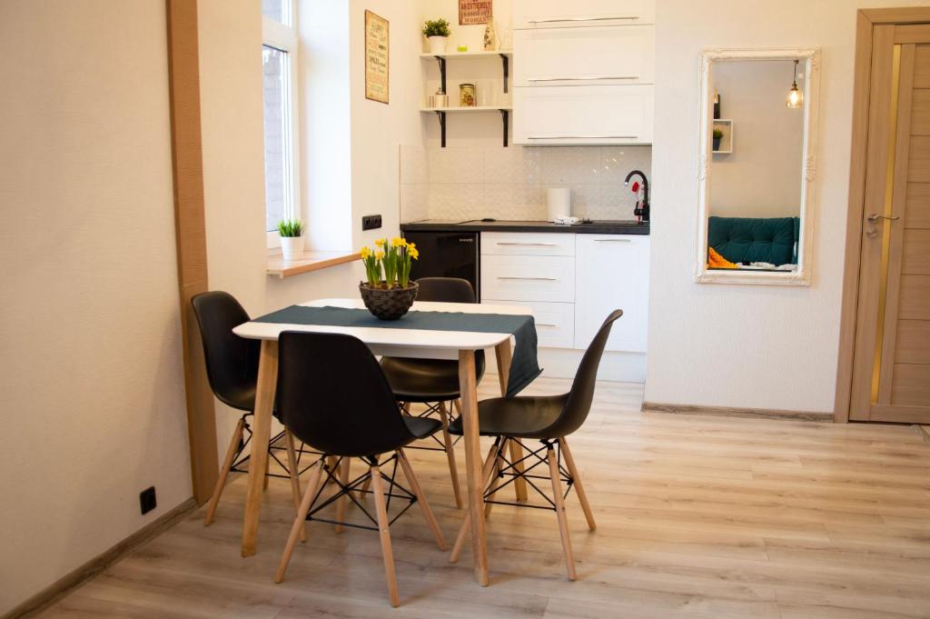 Η κουζίνα ή μικρή κουζίνα στο LUCKY 7 apartment