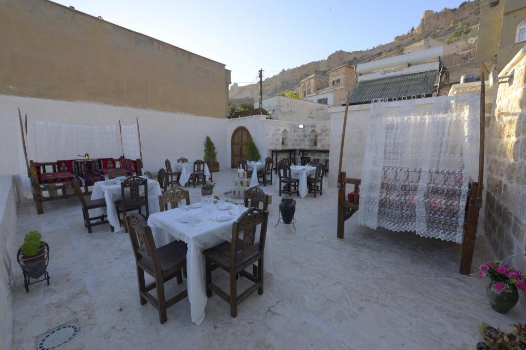 Patio nebo venkovní prostory v ubytování MERDİN BOUTİQUE HOTEL