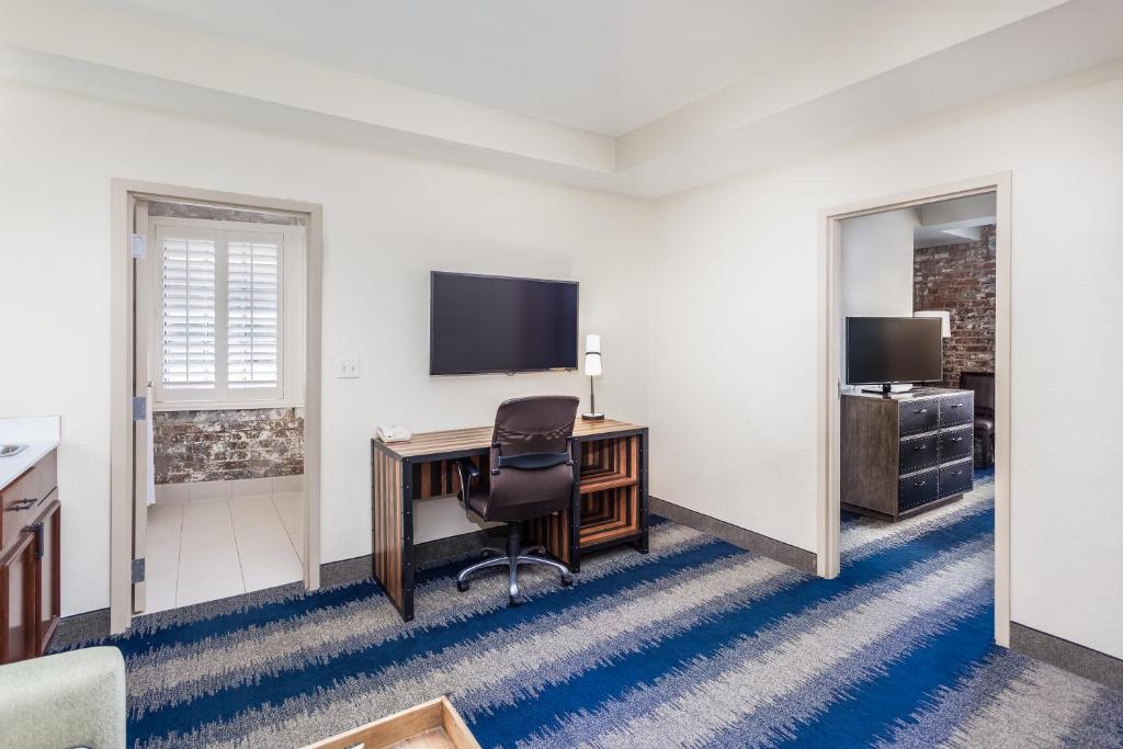 The Mercantile Hotel - King Suite