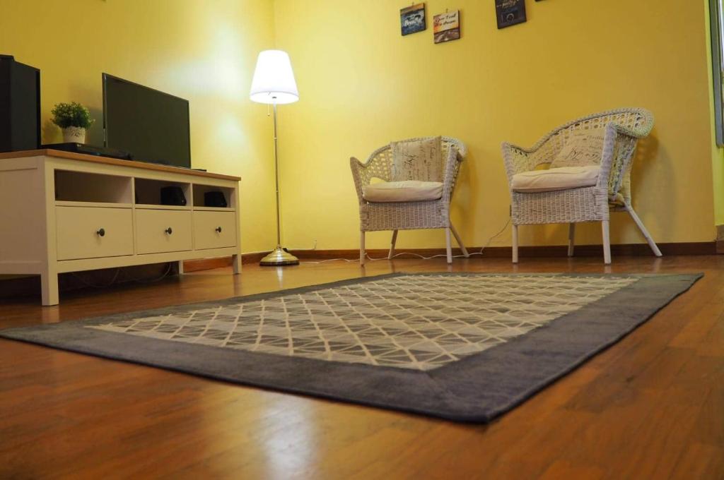 A television and/or entertainment centre at La Casa de Maia
