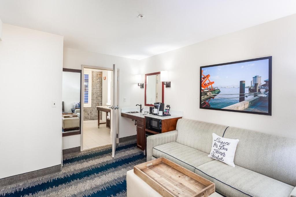 The Mercantile Hotel - Queen Suite