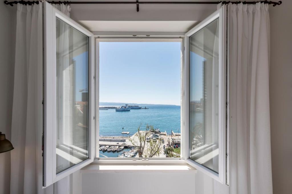 Seaview Luxury Retreat - 11