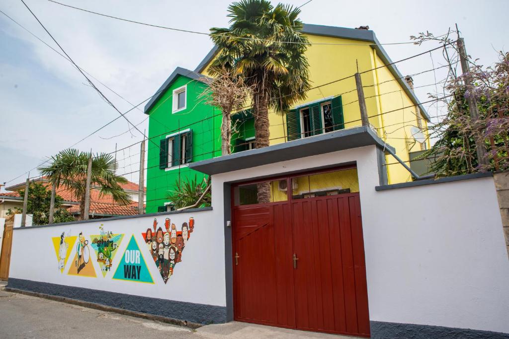 Our Way Guest House & Hostel - Imazhi 9