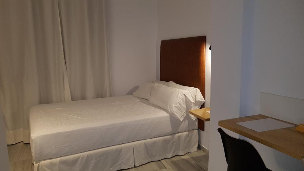 Basic Hotel Sevilla Catedral - Resim 33