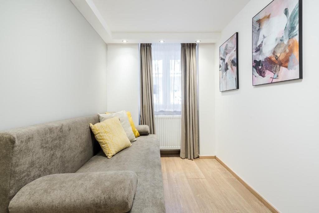 Posedenie v ubytovaní BpR Luxurious & Stylish Duplex Home