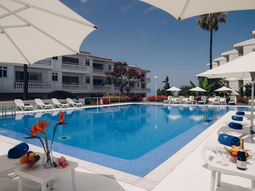 Bazén v ubytovaní Route Active Hotel alebo v jeho blízkosti
