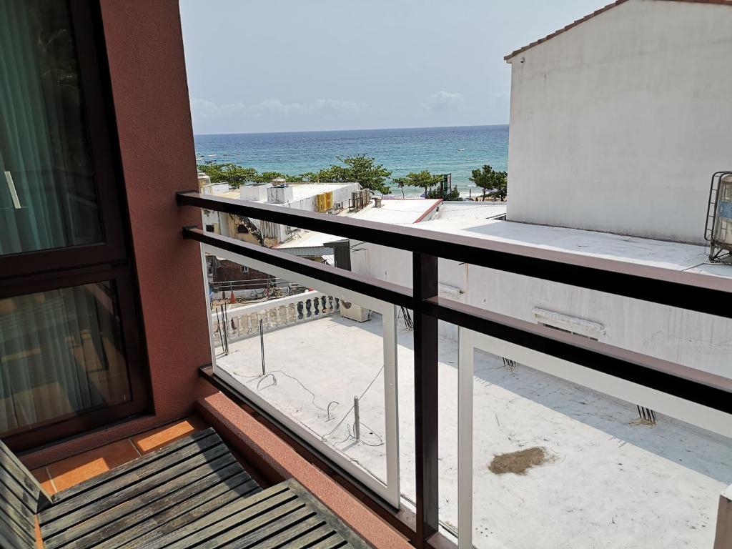 A general sea view or a sea view taken from the homestay
