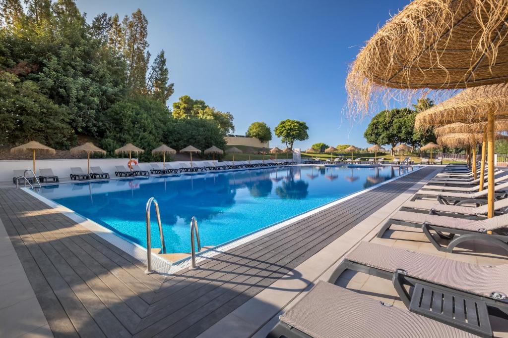 Bazén v ubytovaní Barceló Montecastillo Golf alebo v jeho blízkosti