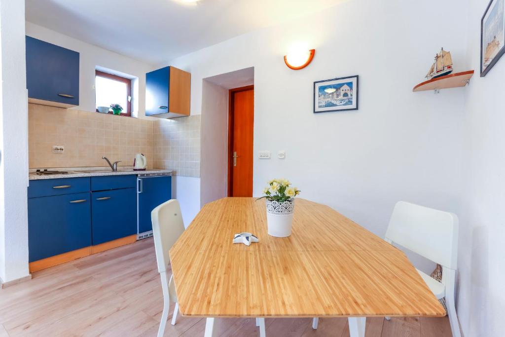 Kuchyň nebo kuchyňský kout v ubytování Guest House Kovacevic