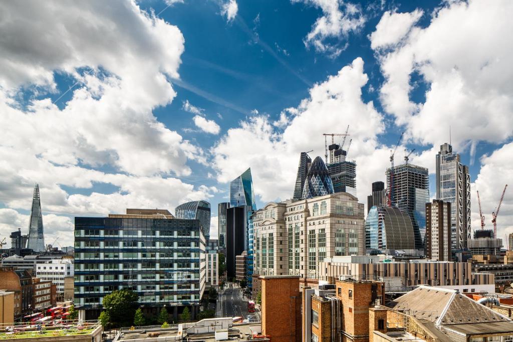 a view of a city skyline with buildings at ibis London City - Shoreditch in London