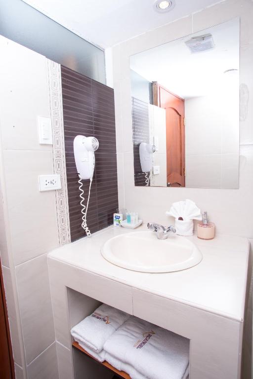 Koupelna v ubytování Hotel Arcangel