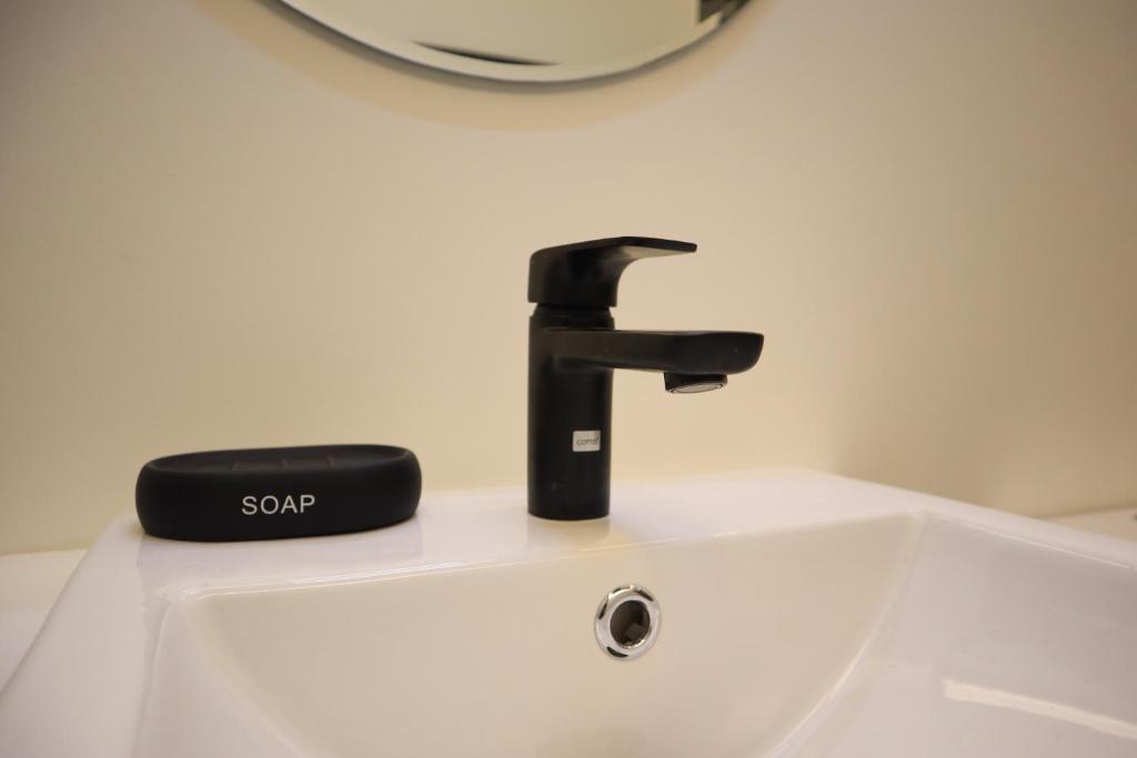 Goodnight Poshtel + Free Netflix - Resim 28