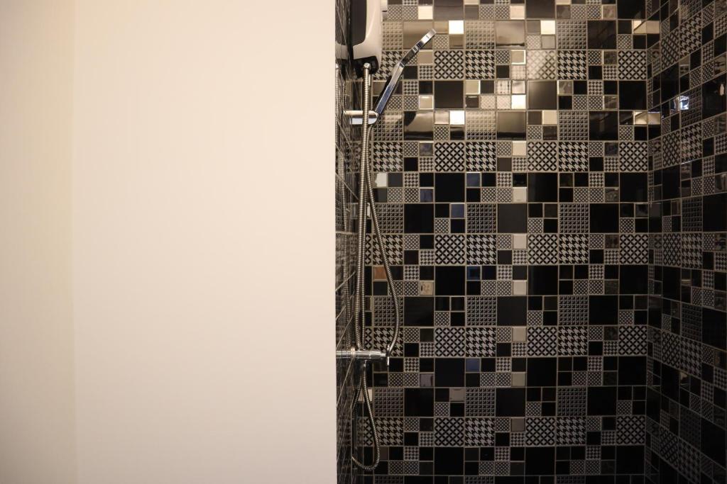 Goodnight Poshtel + Free Netflix - Resim 3