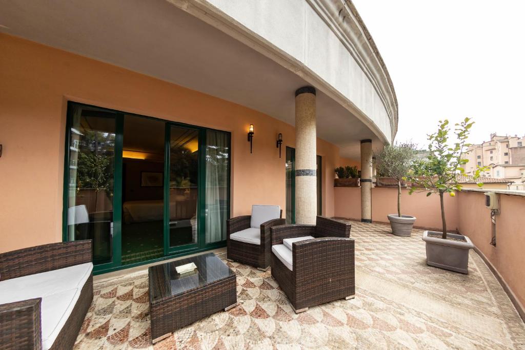 River Chateau Hotel - Resim 41