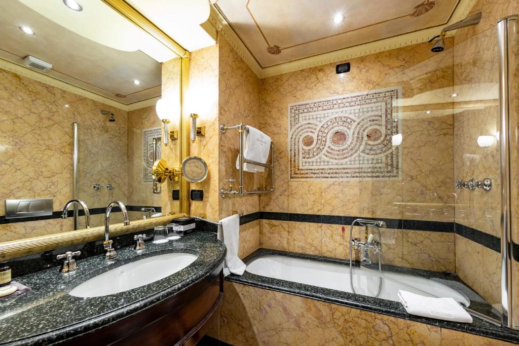 River Chateau Hotel - Resim 37