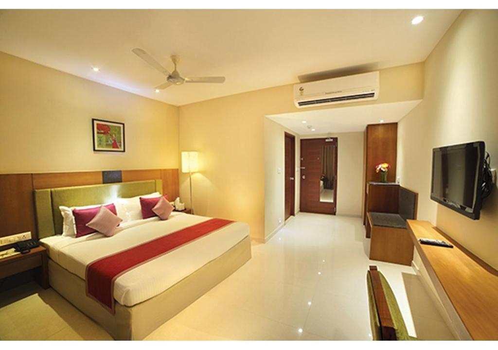 Jk Park Residency Perambra - Deluxe Double Room