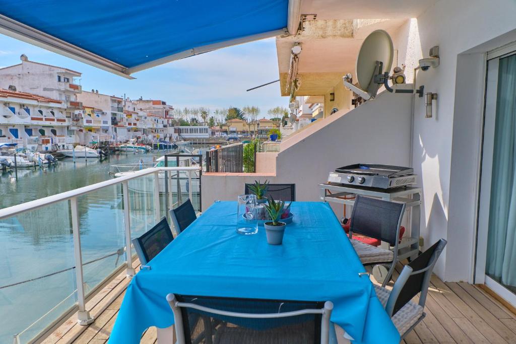 Empurialola Apartamento con amarre, Empuriabrava, Spain ...