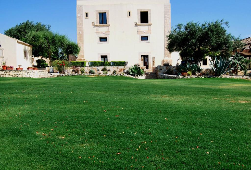 Ogród w obiekcie Relais Torre Marabino