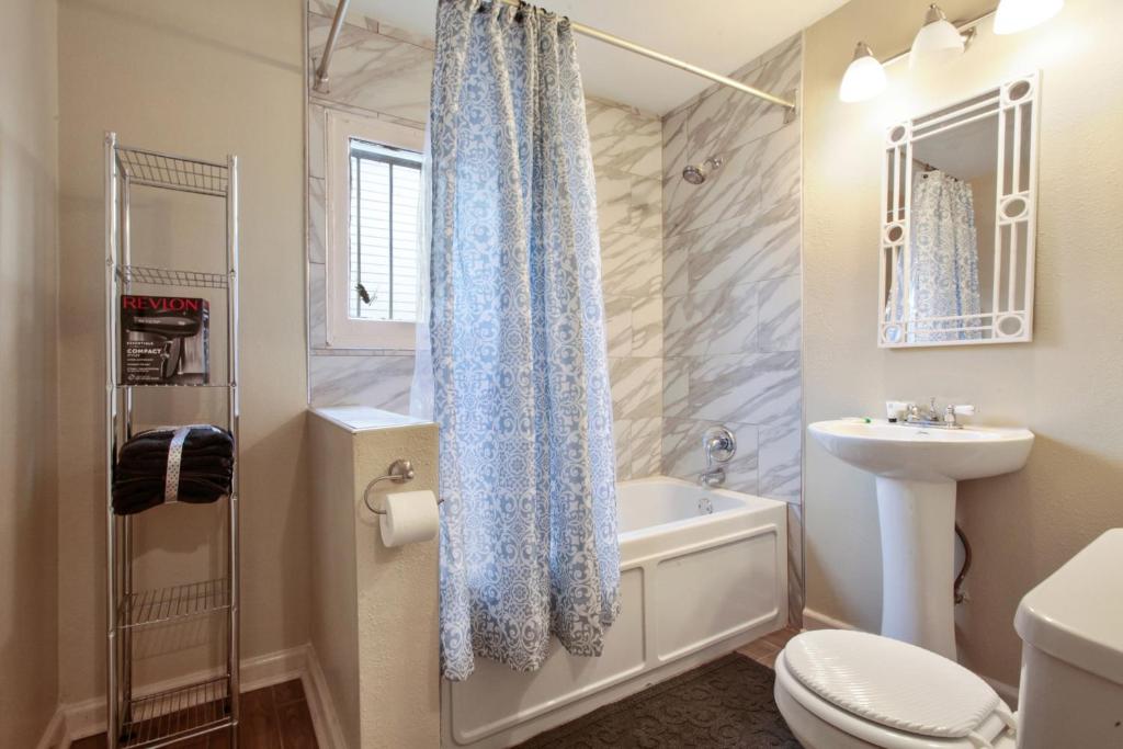 N Broad Studios - 
