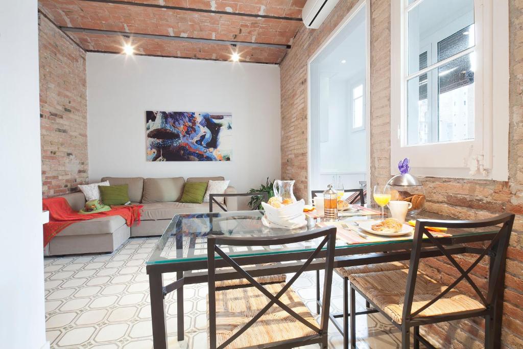 Happy People Gaudi Sant Pau Apartments - Two-Bedroom Apartment