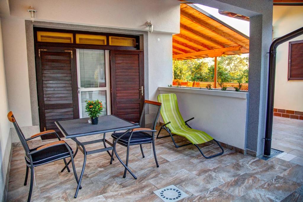 DCK Apartments - 