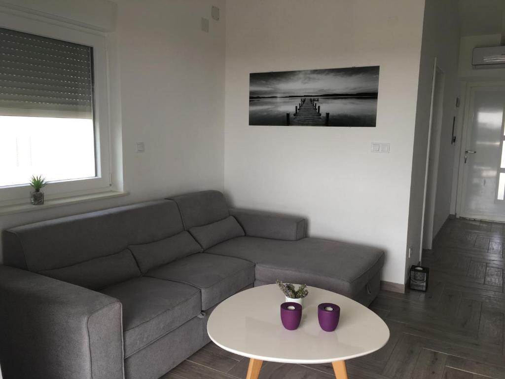 Posezení v ubytování Ada Vis Apartments