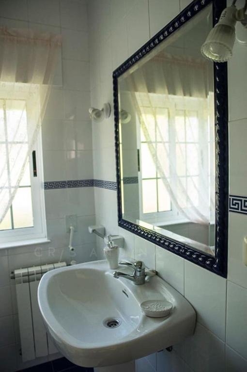 A bathroom at Apartamento Amieiro