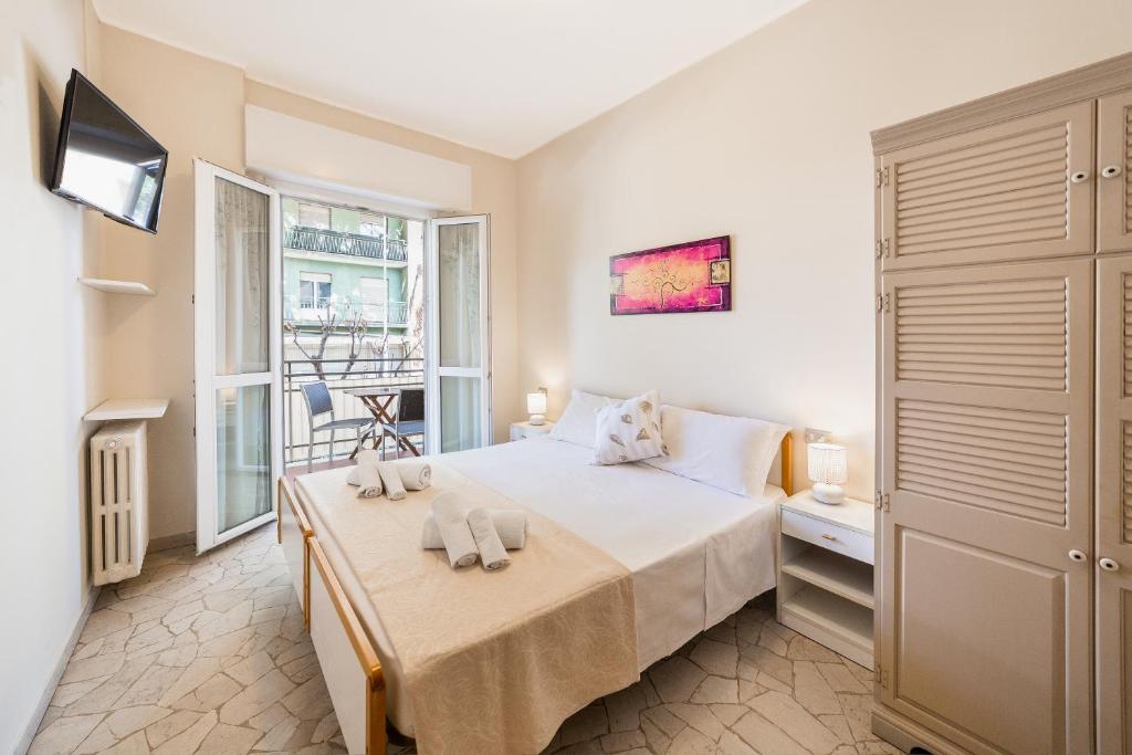 Villa Maria Apartments - Centro, Stadio del Nuoto e Palacongressi - P r a t u r e c c i Group - Apartment With Balcony