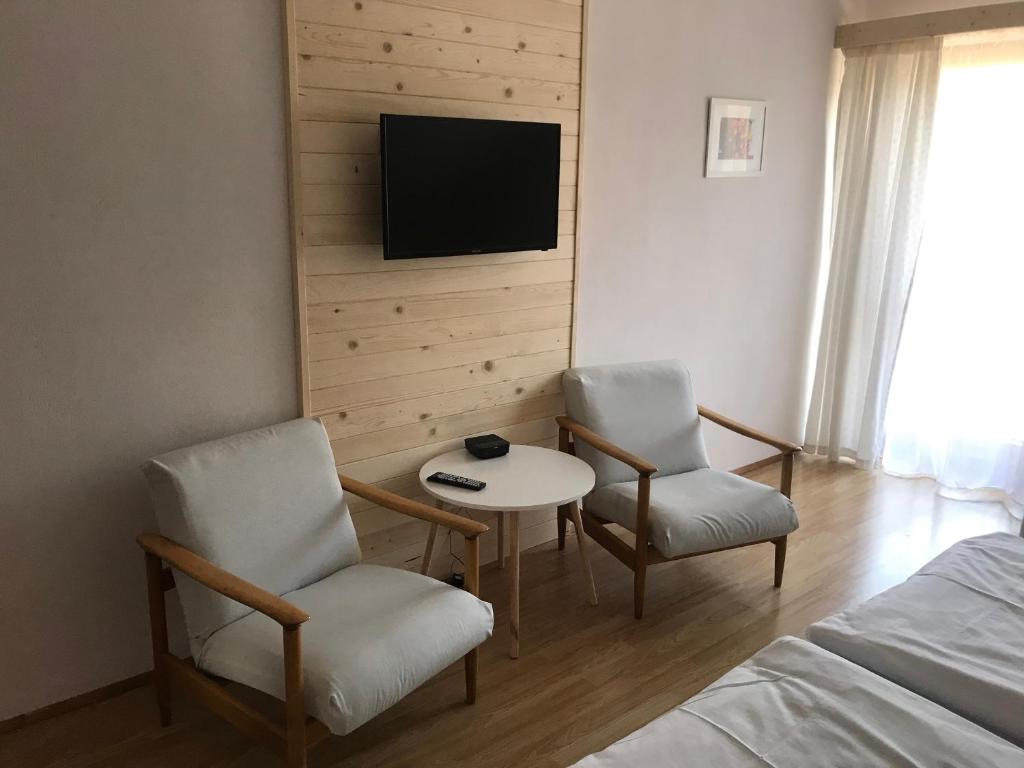 Pensjonat Zacisze - Habitación Cuádruple Con Balcón
