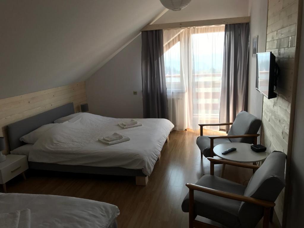 Pensjonat Zacisze - Habitación Triple Con Vistas A La Montaña
