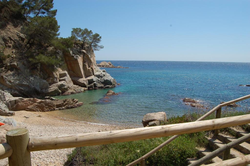 STUDIOS FACE À LA MER - Cala Llevado, Tossa de Mar – Precios ...