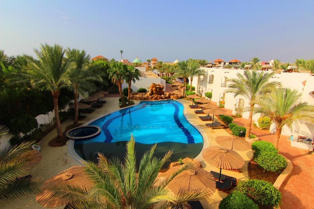 Bazén v ubytování Coral Hills Resort Sharm El-Sheikh nebo v jeho okolí