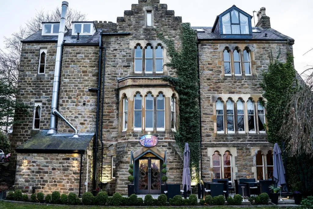 Farnley Tower Guesthouse, Blands (NC), United Kingdom