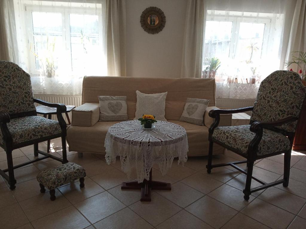 Een zitgedeelte bij Apartmány Friday