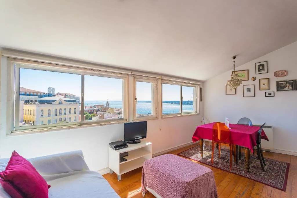 Feels Like Home - Santa Catarina's Jewel over Tagus, Lisabona, Portugalia