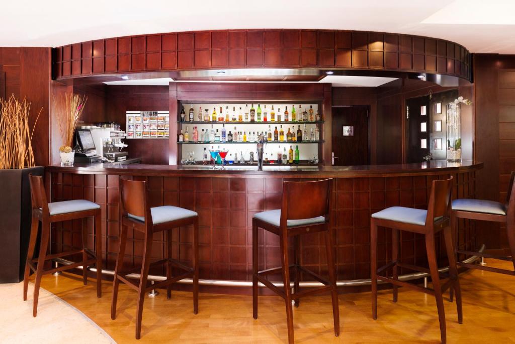 El salón o zona de bar de Hotel Valencia Center