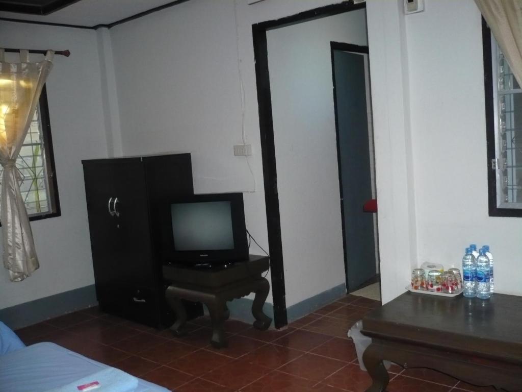 TV a/nebo společenská místnost v ubytování Pai Klang Vieng