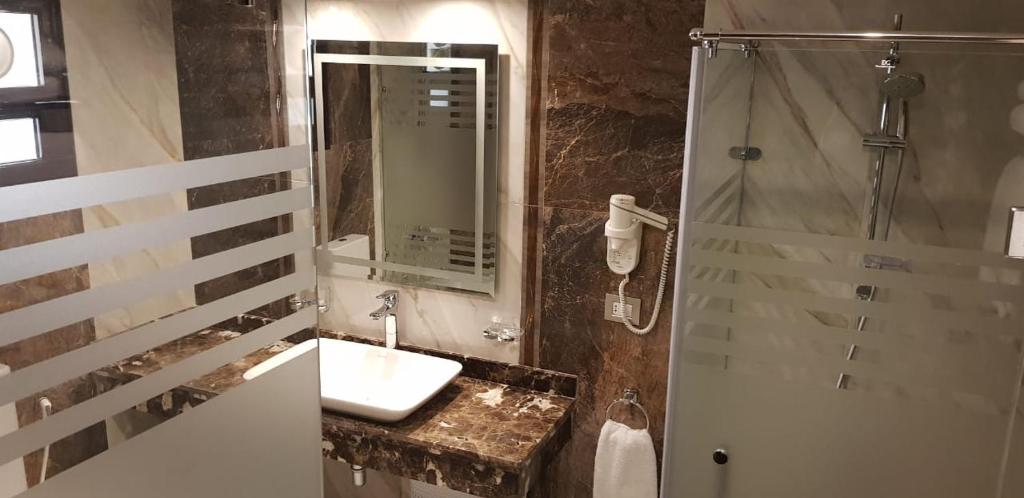 Koupelna v ubytování Royal Maadi Hotel