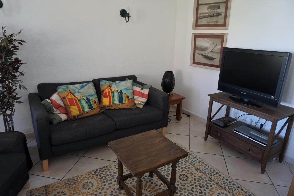A television and/or entertainment centre at DELMAR