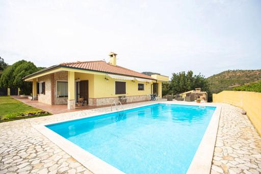 Bazén v ubytovaní B&B Il melograno alebo v jeho blízkosti