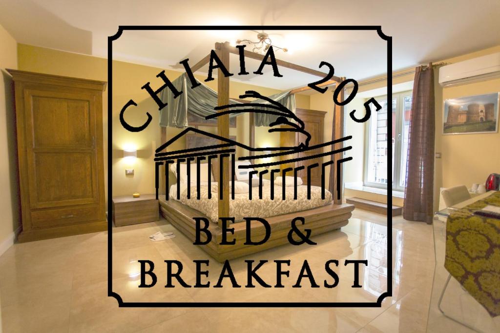 ein Schild für ein Bed & Breakfast in einem Wohnzimmer in der Unterkunft Chiaia 205 in Neapel