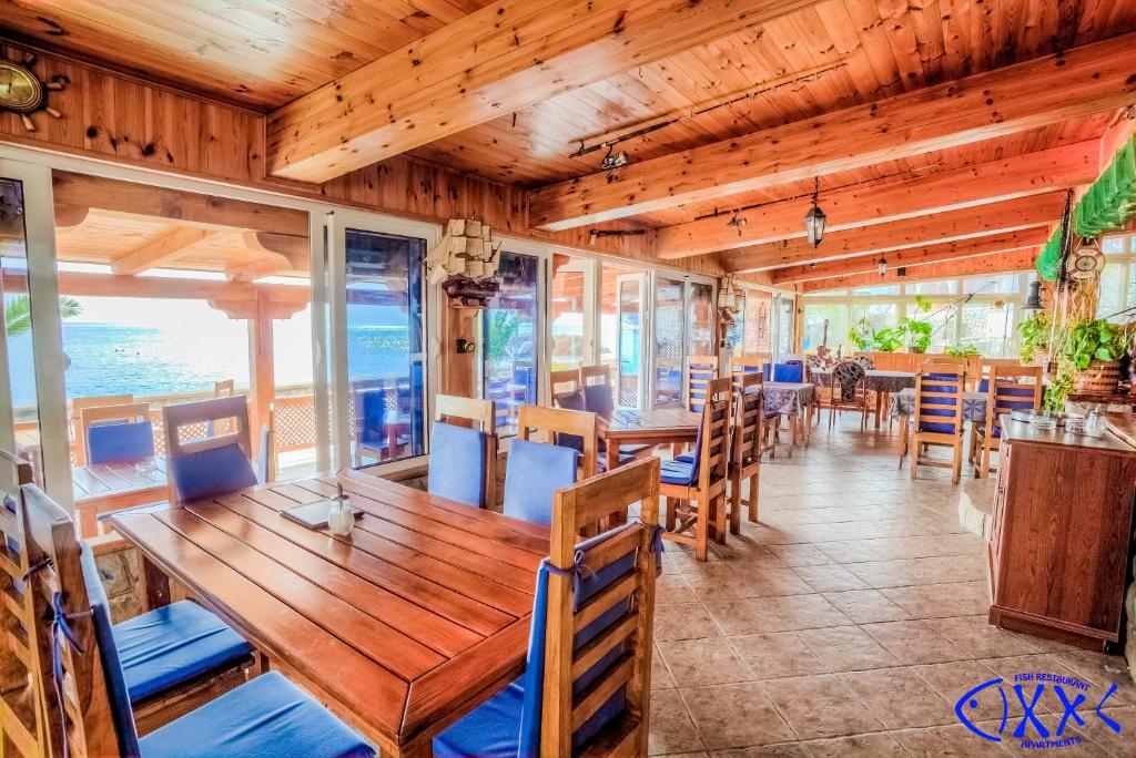Majoituspaikan Apart Hotel XXL Lux ravintola tai vastaava paikka