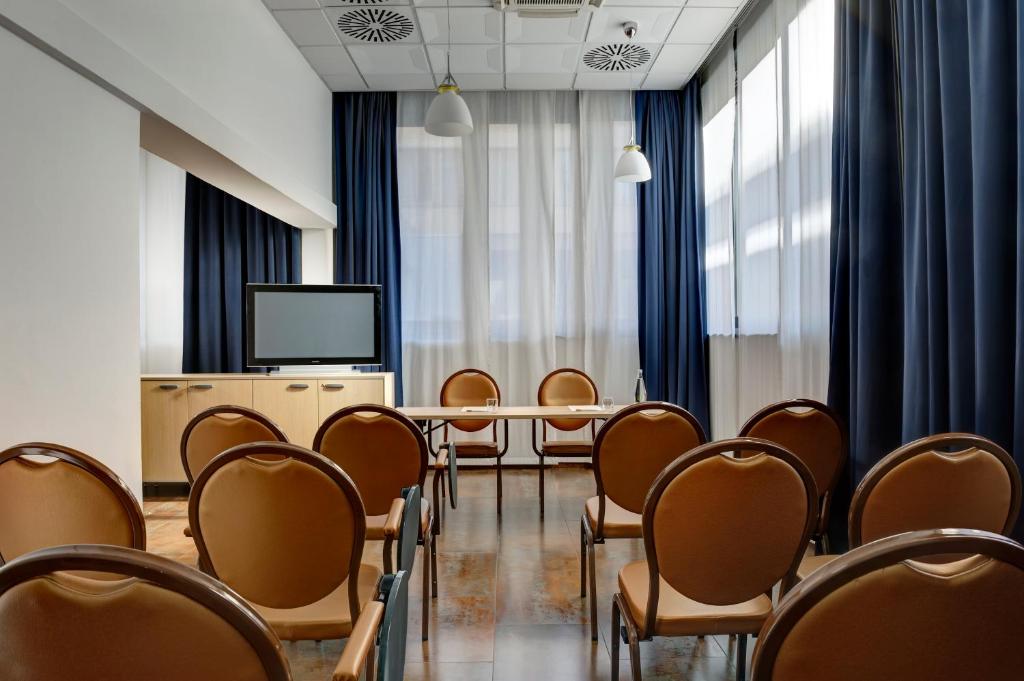 The business area and/or conference room at FH55 Grand Hotel Mediterraneo