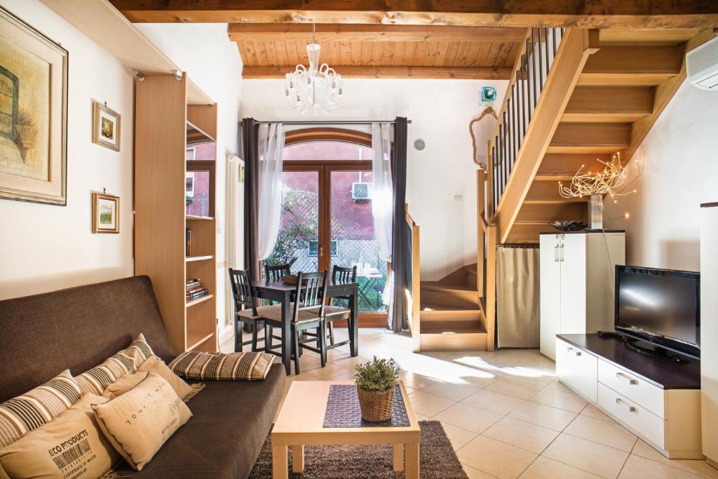 Duplex at the entrance to Venice 2 bathroom and terrace