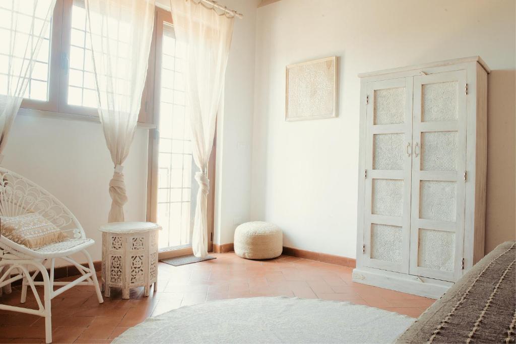The Bell Tower Lodge - Deluxe Double Room With Balcony