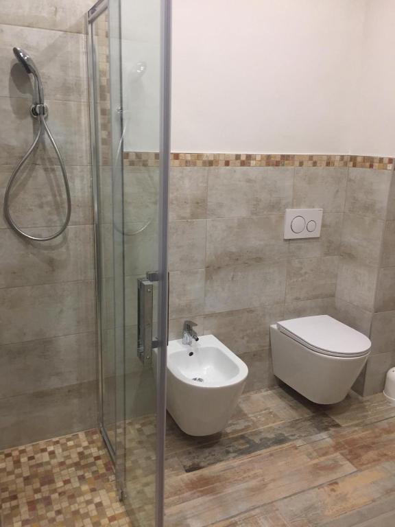 via roma 12 VERONA - 17